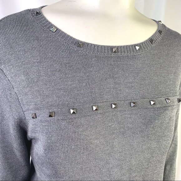 DIVIDED H&M GREY SWEATSHIRT KNIT TOP STUDS CREWNECK LONG SLEEVE SWEATSHIRT SMALL - Picture 6 of 13